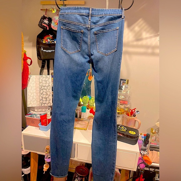 NWT Distressed skinny jeans Size 8 - Picture 7 of 9